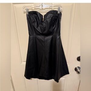 DO+BE Elegant Black Strapless Dress